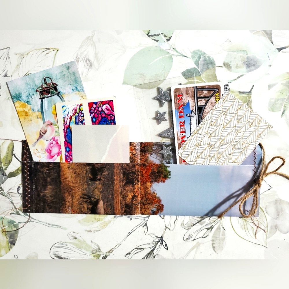 😀 HAND CRAFTED Set of 3 paper wallets with ephemera and twine closure - Picture 4 of 11